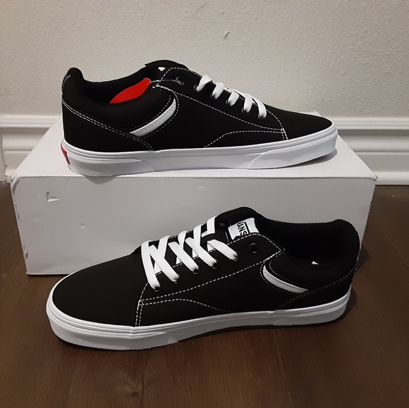 Vans - Picture 2 of 4